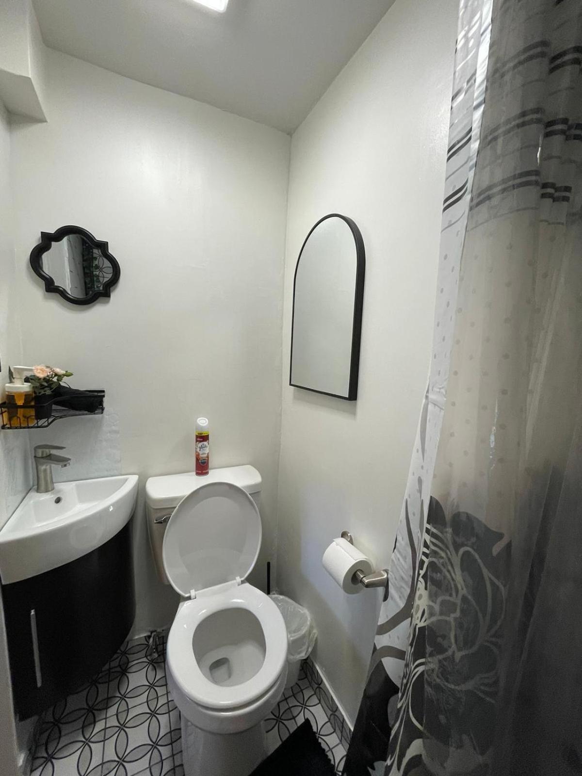 Petite Guesthouse With Kitchenette And Private Bathroom レイク・イザベラ エクステリア 写真