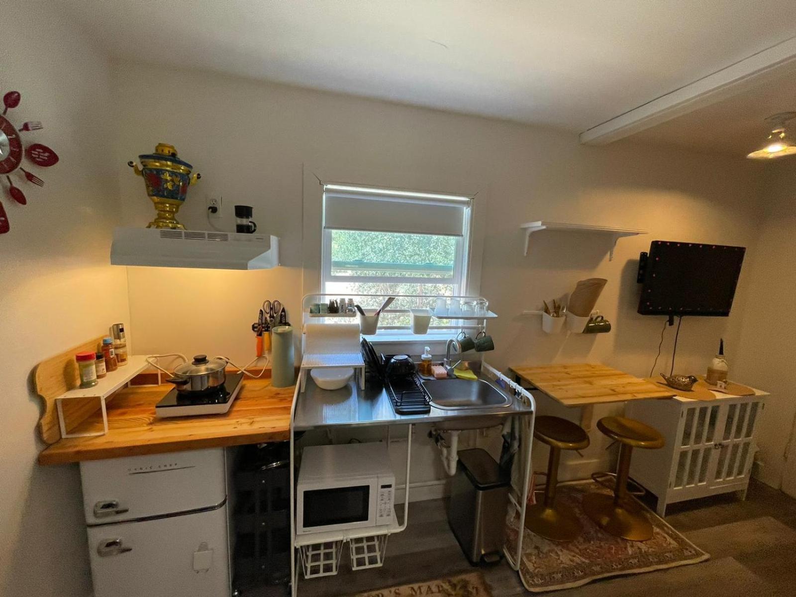 Petite Guesthouse With Kitchenette And Private Bathroom レイク・イザベラ エクステリア 写真