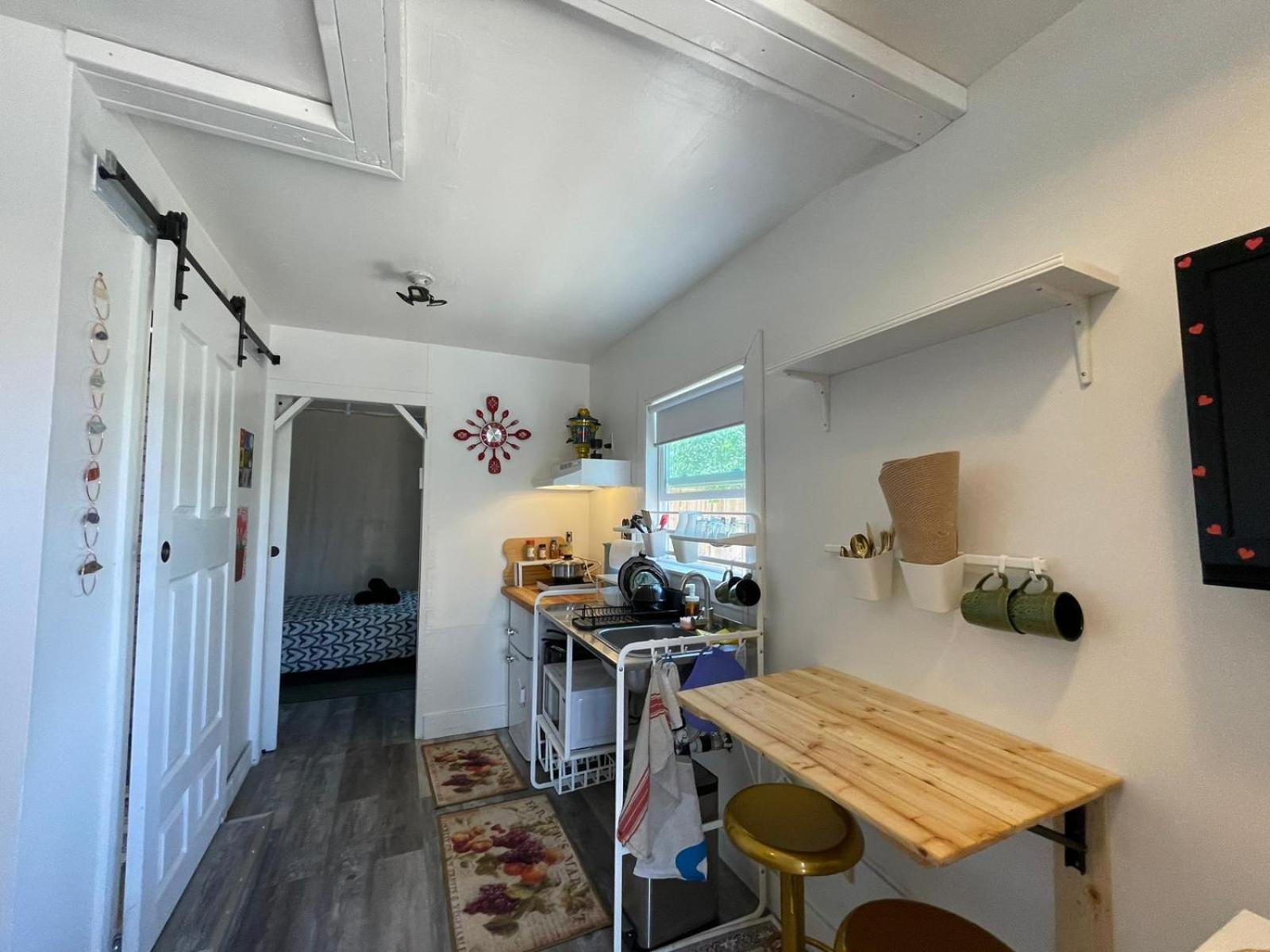 Petite Guesthouse With Kitchenette And Private Bathroom レイク・イザベラ エクステリア 写真