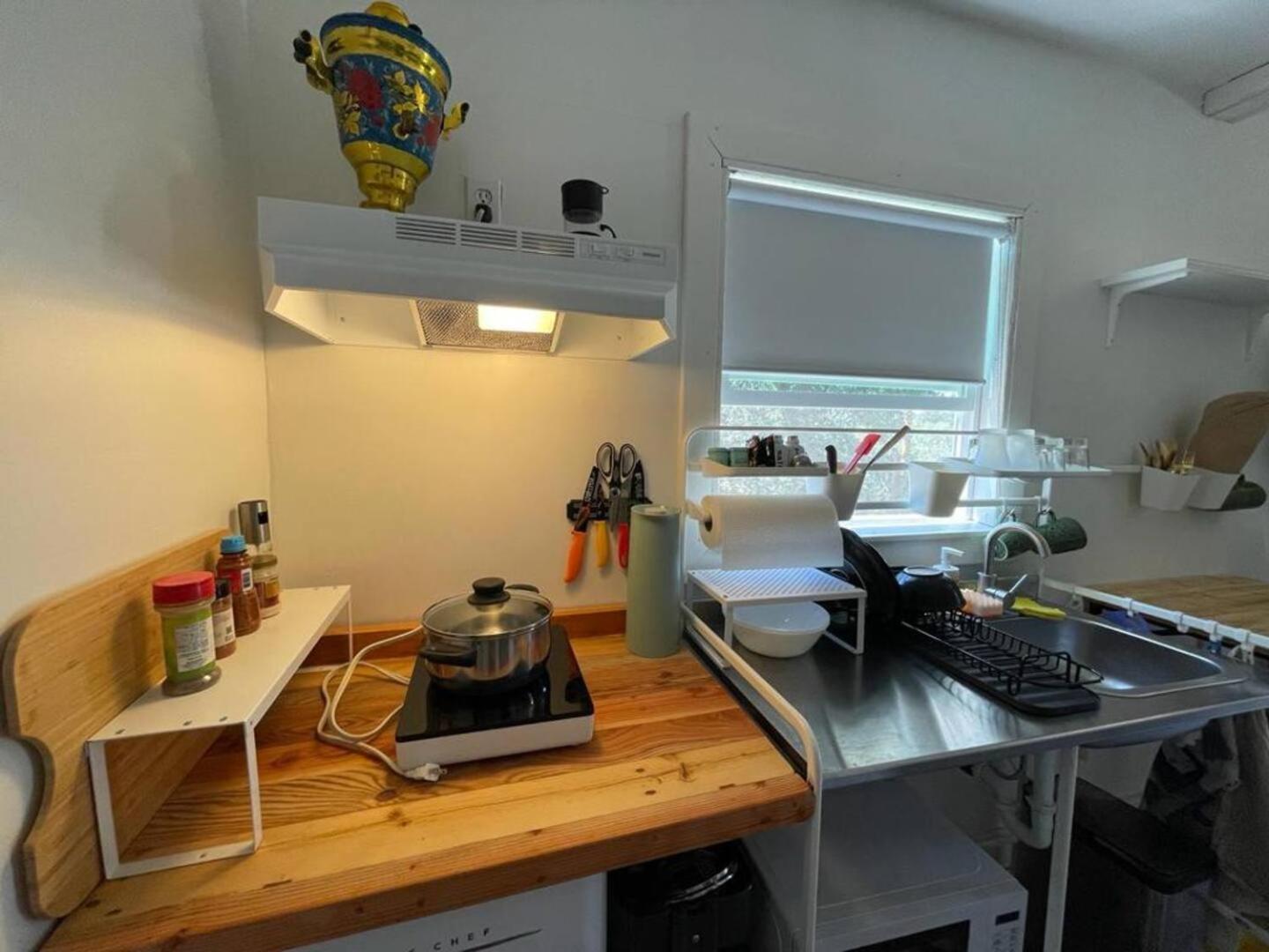 Petite Guesthouse With Kitchenette And Private Bathroom レイク・イザベラ エクステリア 写真